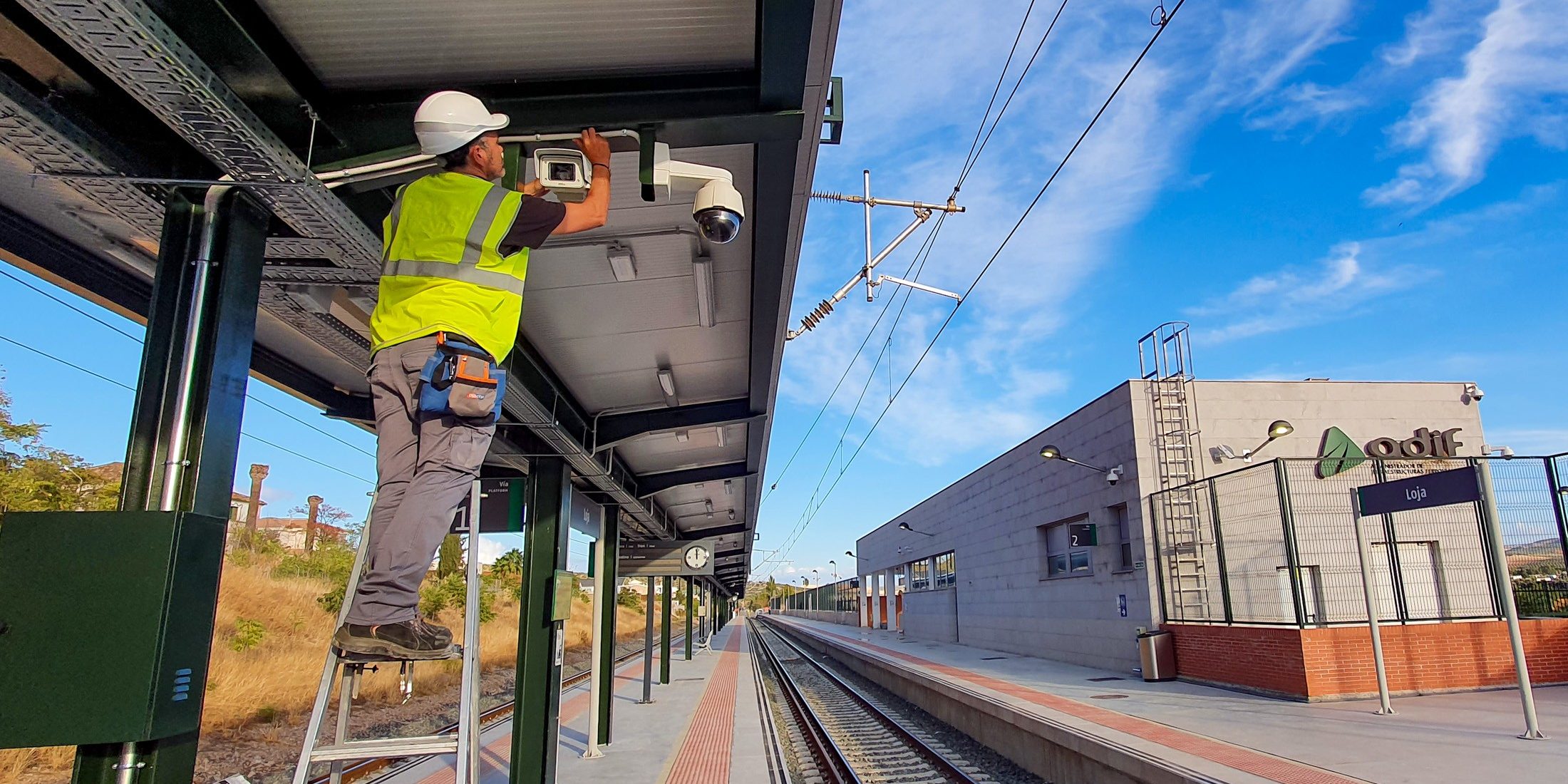 instalación cámaras de videovigilancia en RENFE de Loja